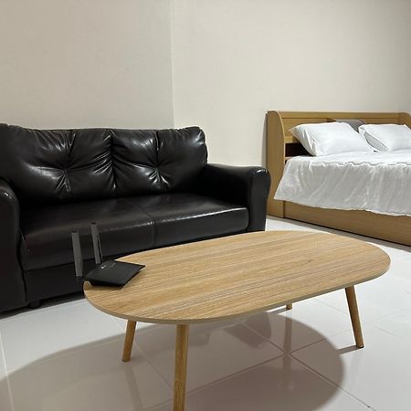 Country Complex Bangna Aparthotel Bangkok Bagian luar foto